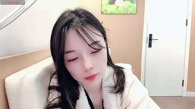 AKiKi711 online show from February 12, 2026, 4:23 am