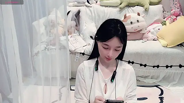 Snapshot of AKiKi711 chatting on June 2, 2026, 4:51 pm AKiKi711 online show from June 2, 2026, 4:51 pm
