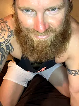 Snapshot of whitehammer94u chatting on October 8, 2025, 11:27 pm whitehammer94u online show from October 8, 2025, 11:27 pm