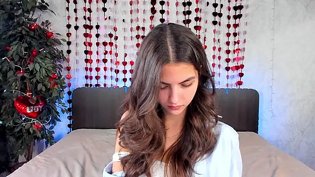 Snapshot of Milana_Crystal_ chatting on February 6, 2025, 11:20 am Milana Crystal online show from February 6, 2025, 11:20 am