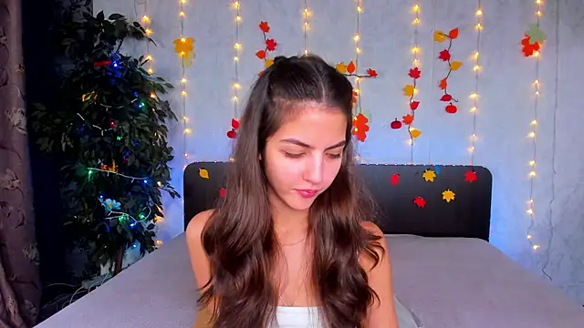 Snapshot of Milana_Crystal_ chatting on November 21, 2025, 8:24 am Milana Crystal online show from November 21, 2025, 8:24 am