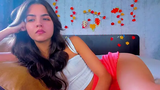 Snapshot of Milana_Crystal_ chatting on October 28, 2025, 8:13 am Milana Crystal online show from October 28, 2025, 8:13 am