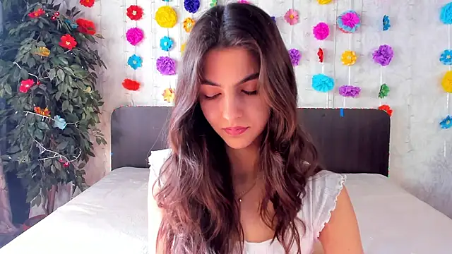 Snapshot of Milana_Crystal_ chatting on March 20, 2025, 11:27 am Milana Crystal online show from March 20, 2025, 11:27 am