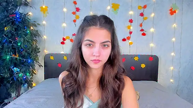 Snapshot of Milana_Crystal_ chatting on November 23, 2025, 8:13 am Milana Crystal online show from November 23, 2025, 8:13 am