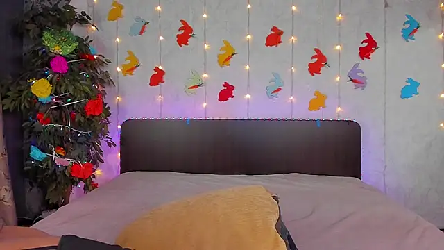 Milana Crystal  online show from April 20, 2026, 7:11 am