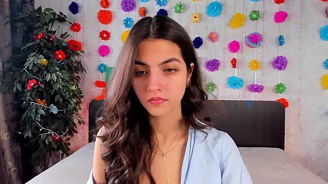 Snapshot of Milana_Crystal_ chatting on March 17, 2025, 8:18 am Milana Crystal online show from March 17, 2025, 8:18 am