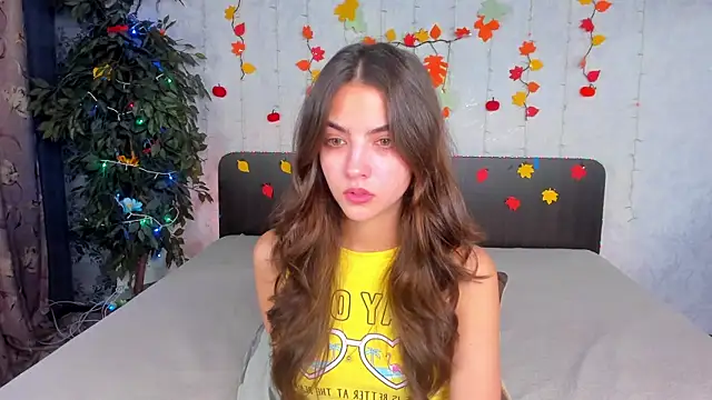 Snapshot of Milana_Crystal_ chatting on November 10, 2025, 8:19 am Milana Crystal online show from November 10, 2025, 8:19 am