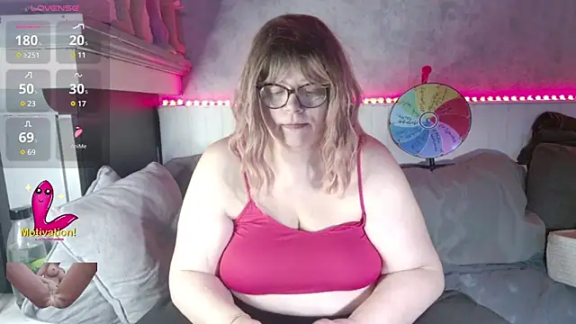 Snapshot of Lola-squirt chatting on February 9, 2025, 10:54 pm Lola-squirt online show from February 9, 2025, 10:54 pm