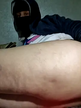 Snapshot of eylimeme chatting on December 13, 2025, 8:04 pm eylimeme online show from December 13, 2025, 8:04 pm