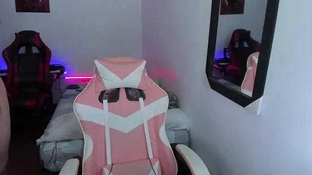 jessi and boy online show from January 12, 2026, 11:09 pm