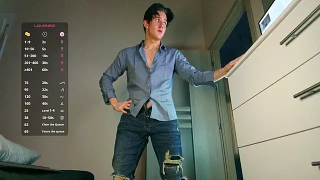 ChristianLevine  online show from April 11, 2026, 8:12 pm