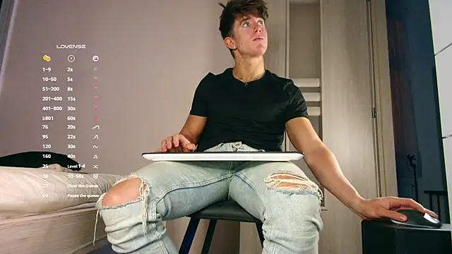 ChristianLevine  online show from December 4, 2025, 7:35 pm