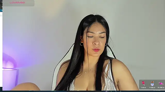 bella hadid1  online show from February 24, 2025, 6:26 pm