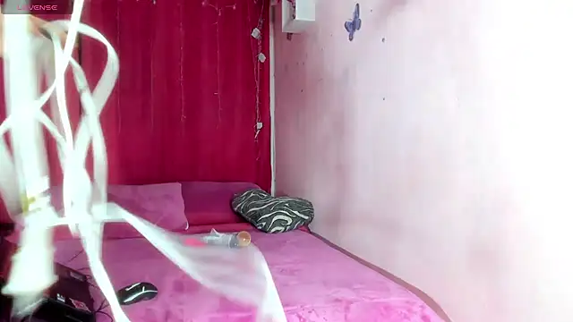 Snapshot of Jazmin_prins chatting on February 8, 2025, 12:49 am Jazmin prins online show from February 8, 2025, 12:49 am