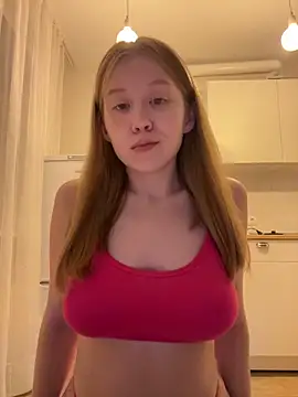 Snapshot of Eva_Weyne chatting on June 13, 2026, 9:13 pm Eva Weyne online show from June 13, 2026, 9:13 pm