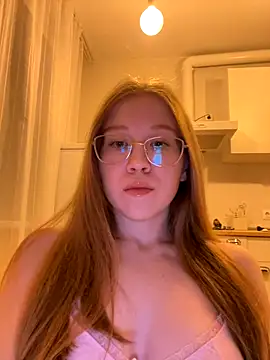 Eva Weyne online show from November 14, 2025, 9:07 pm