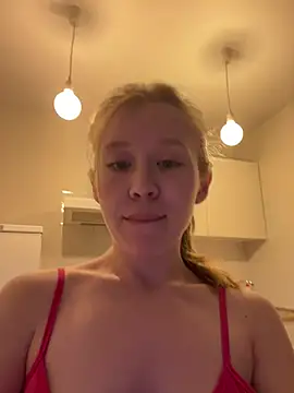 Snapshot of Eva_Weyne chatting on July 7, 2026, 9:29 pm Eva Weyne online show from July 7, 2026, 9:29 pm