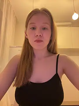 Snapshot of Eva_Weyne chatting on July 31, 2026, 10:07 pm Eva Weyne online show from July 31, 2026, 10:07 pm