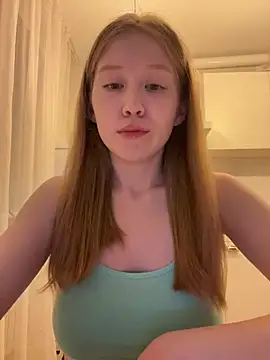 Snapshot of Eva_Weyne chatting on July 12, 2026, 9:48 pm Eva Weyne online show from July 12, 2026, 9:48 pm