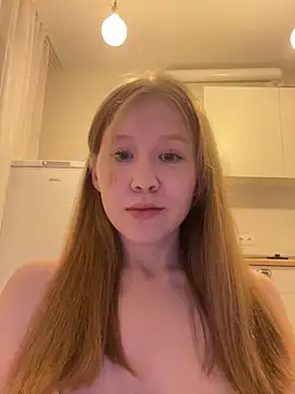 Snapshot of Eva_Weyne chatting on June 18, 2026, 8:47 pm Eva Weyne online show from June 18, 2026, 8:47 pm