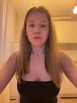 Snapshot of Eva_Weyne chatting on June 23, 2026, 5:22 pm Eva Weyne online show from June 23, 2026, 5:22 pm