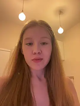 Snapshot of Eva_Weyne chatting on July 11, 2026, 9:26 pm Eva Weyne online show from July 11, 2026, 9:26 pm