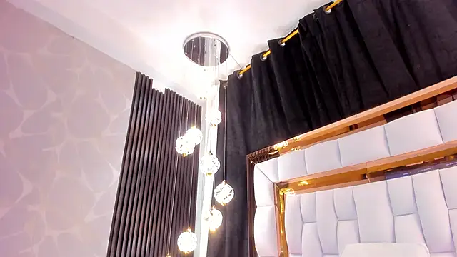 Snapshot of SarayRoyse chatting on November 17, 2025, 7:29 pm SarayRoyse online show from November 17, 2025, 7:29 pm