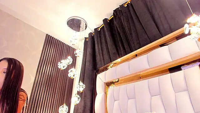 Snapshot of SarayRoyse chatting on March 22, 2025, 7:20 pm SarayRoyse online show from March 22, 2025, 7:20 pm