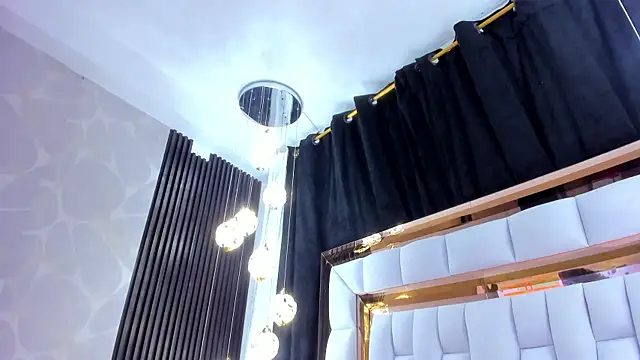 Snapshot of SarayRoyse chatting on December 5, 2025, 7:23 pm SarayRoyse online show from December 5, 2025, 7:23 pm