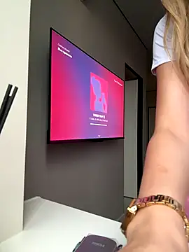 Sweet  Milly online show from October 6, 2025, 1:56 pm