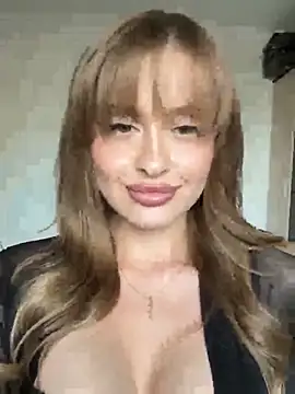 Sweet  Milly online show from July 27, 2026, 2:46 pm