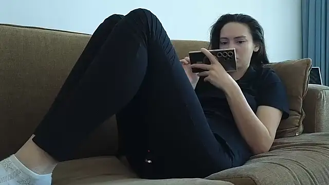 Mr-and-Mrs-Smith online show from December 22, 2025, 10:26 am