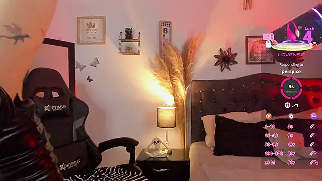 devlin violett online show from September 21, 2025, 3:33 am