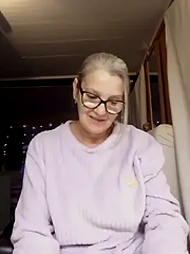 irinamaux online show from November 1, 2025, 6:08 am