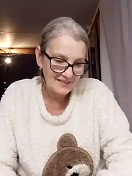 irinamaux online show from November 2, 2025, 6:24 pm