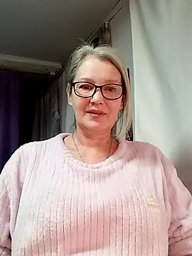 irinamaux online show from February 12, 2026, 4:45 am