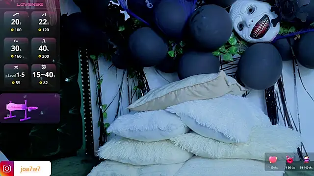 Snapshot of Levii_Ackermann chatting on November 1, 2025, 8:36 pm Levii Ackermann online show from November 1, 2025, 8:36 pm