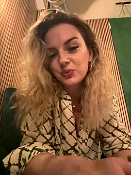 LexyGold online show from October 10, 2025, 4:19 pm