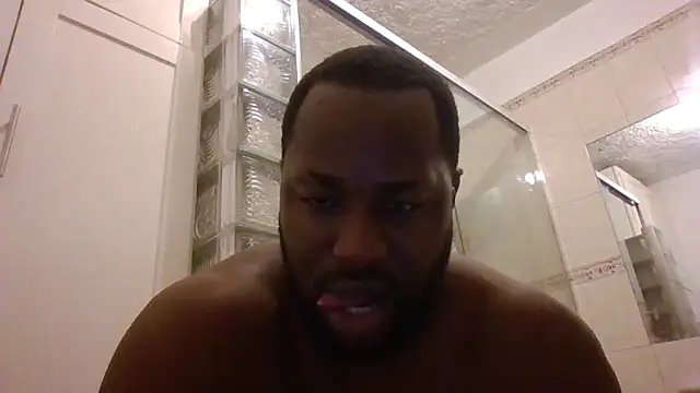 Snapshot of Bighood_T chatting on April 30, 2026, 3:35 am Bighood T online show from April 30, 2026, 3:35 am