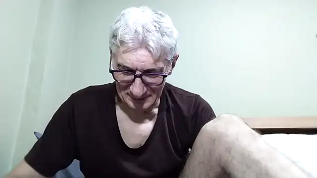 Snapshot of BIGUNCUTHARDCOCK chatting on November 7, 2025, 1:04 pm BIGUNCUTHARDCOCK online show from November 7, 2025, 1:04 pm