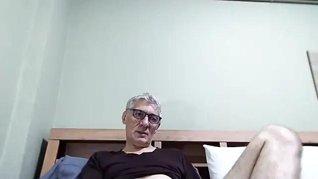 Snapshot of BIGUNCUTHARDCOCK chatting on November 23, 2025, 1:48 am BIGUNCUTHARDCOCK online show from November 23, 2025, 1:48 am