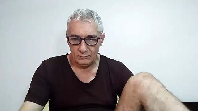 BIGUNCUTHARDCOCK online show from March 5, 2026, 1:13 am