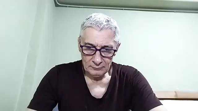 Snapshot of BIGUNCUTHARDCOCK chatting on December 5, 2025, 1:27 am BIGUNCUTHARDCOCK online show from December 5, 2025, 1:27 am