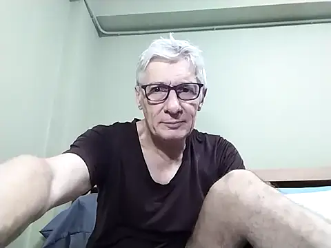 Snapshot of BIGUNCUTHARDCOCK chatting on November 17, 2025, 1:53 am BIGUNCUTHARDCOCK online show from November 17, 2025, 1:53 am