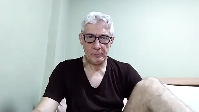 Snapshot of BIGUNCUTHARDCOCK chatting on December 17, 2025, 11:37 am BIGUNCUTHARDCOCK online show from December 17, 2025, 11:37 am