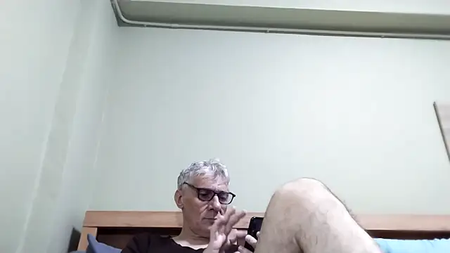 Snapshot of BIGUNCUTHARDCOCK chatting on November 10, 2025, 2:33 pm BIGUNCUTHARDCOCK online show from November 10, 2025, 2:33 pm