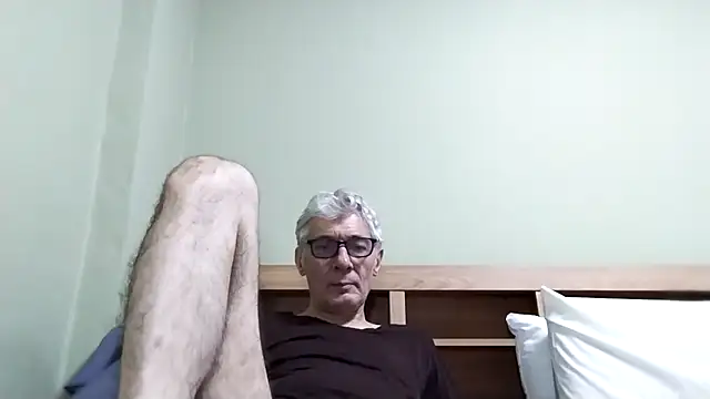 Snapshot of BIGUNCUTHARDCOCK chatting on November 30, 2025, 2:07 pm BIGUNCUTHARDCOCK online show from November 30, 2025, 2:07 pm