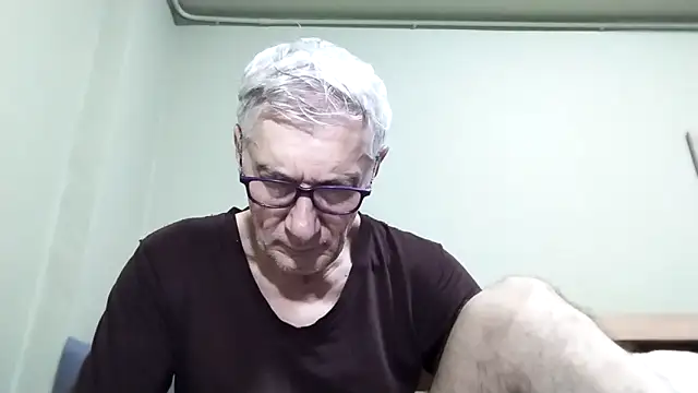 Snapshot of BIGUNCUTHARDCOCK chatting on November 7, 2025, 12:59 am BIGUNCUTHARDCOCK online show from November 7, 2025, 12:59 am