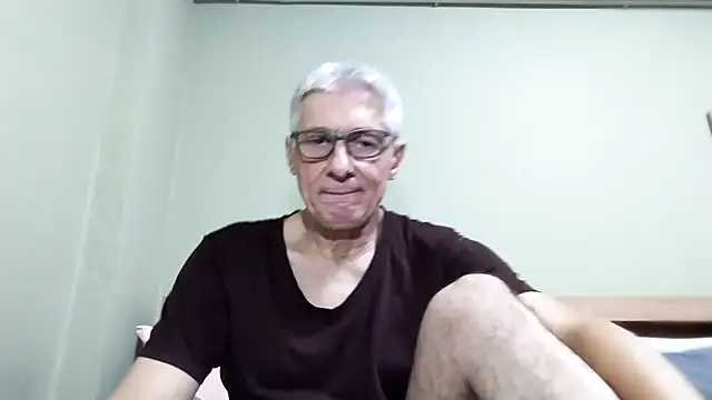 Snapshot of BIGUNCUTHARDCOCK chatting on October 23, 2025, 4:33 am BIGUNCUTHARDCOCK online show from October 23, 2025, 4:33 am