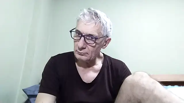 Snapshot of BIGUNCUTHARDCOCK chatting on November 12, 2025, 12:37 am BIGUNCUTHARDCOCK online show from November 12, 2025, 12:37 am